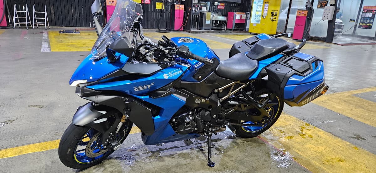 스즈키 GSX S 1000 GT 2