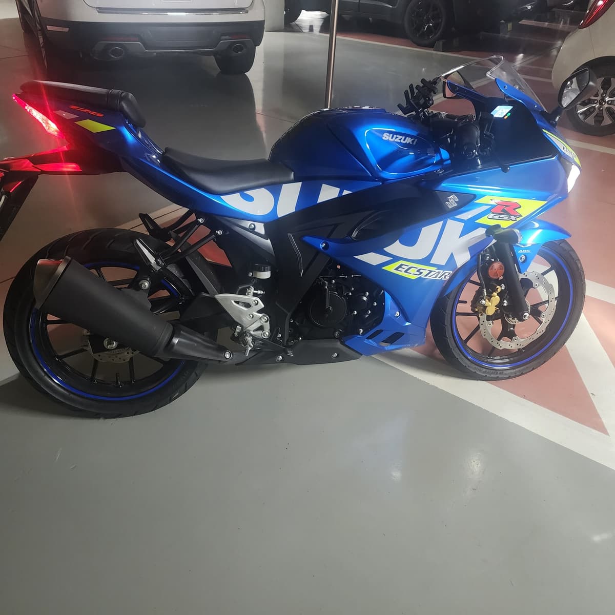 스즈키 GSX R 125 ABS 8