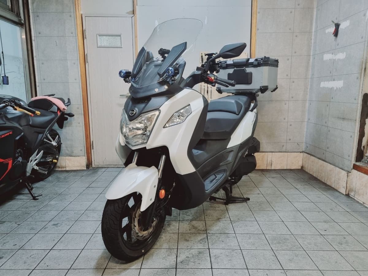 SYM 조이맥스 Z 300 ABS 1