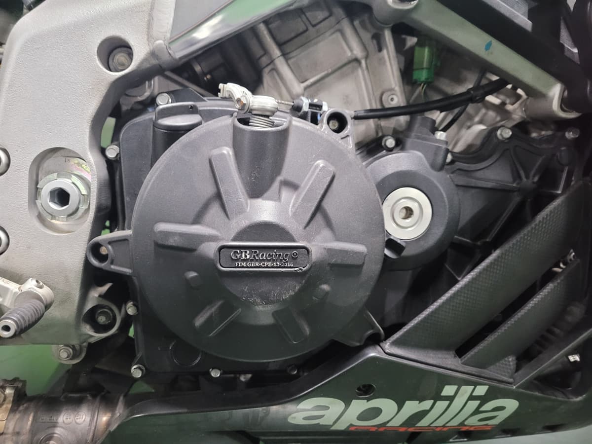 아프릴리아 RSV 4 RR 7