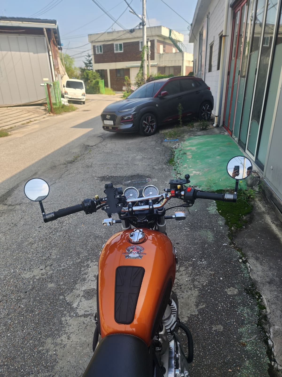 로얄엔필드 인터셉터 650 more