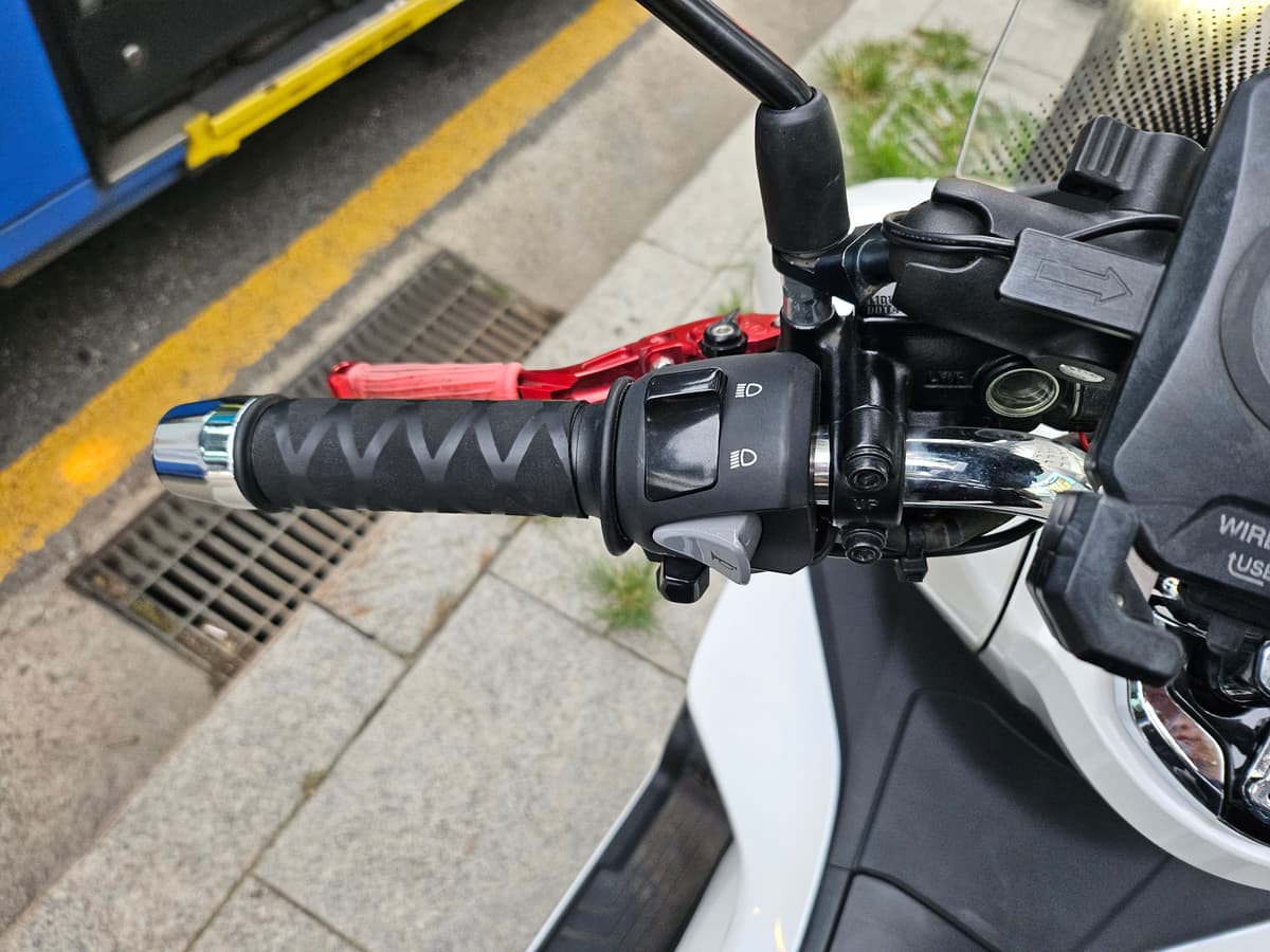 혼다 PCX 125 more