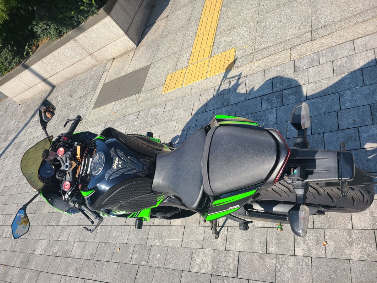 가와사키 닌자 ZX-6R 8
