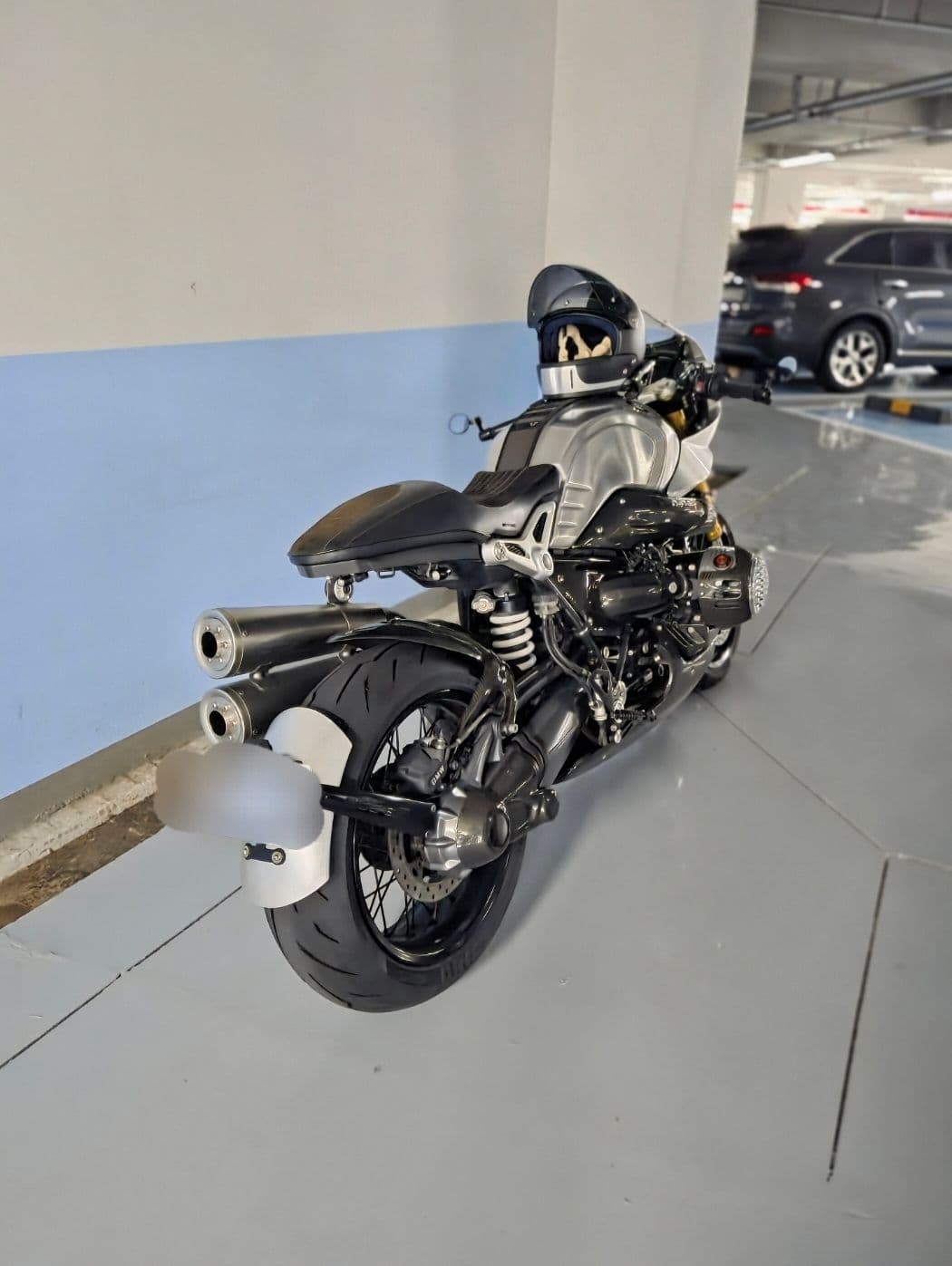BMW R nine T more