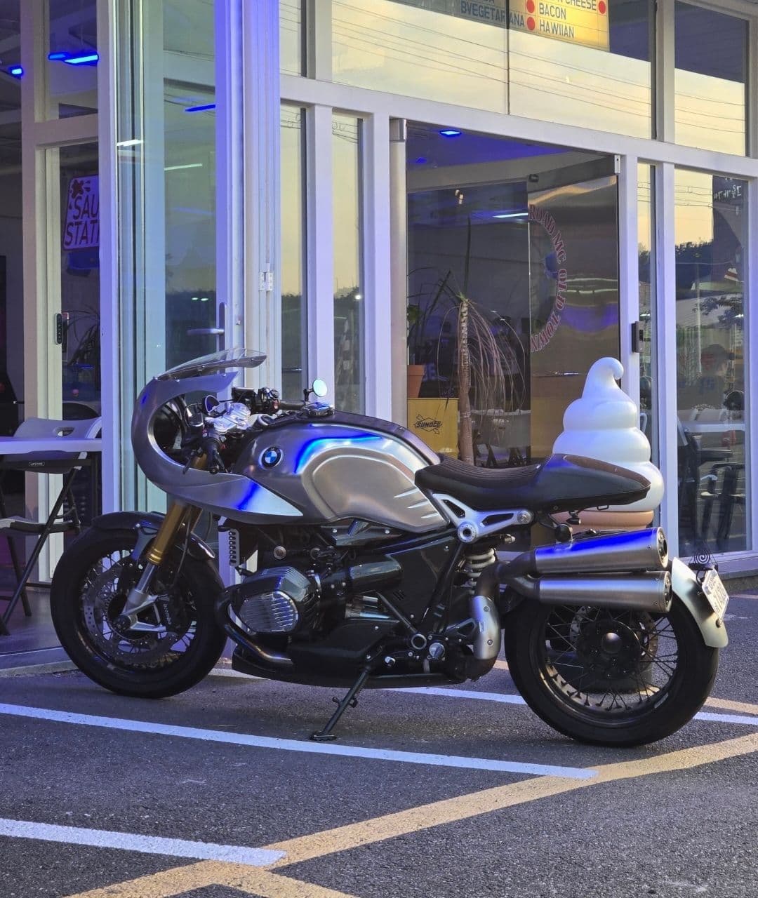 BMW R nine T 2