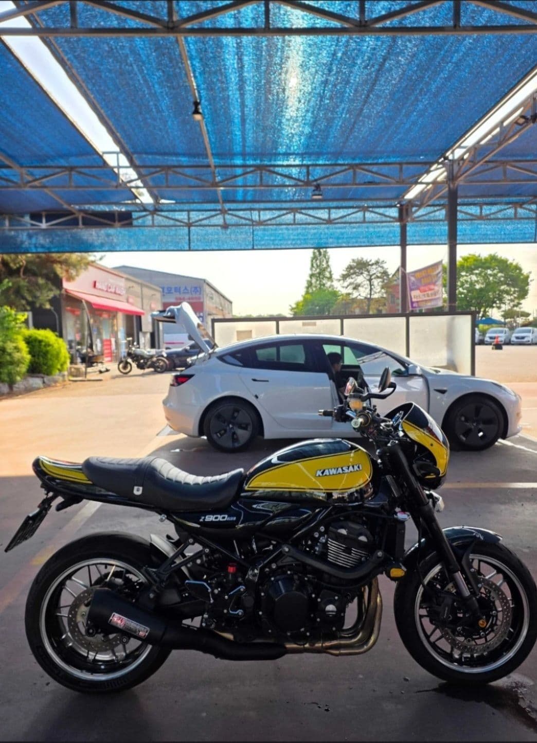 가와사키 Z 900 RS 1