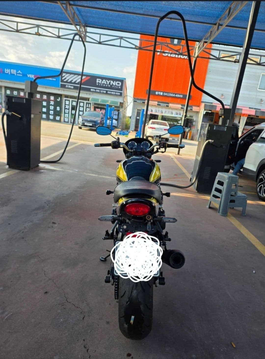 가와사키 Z 900 RS 3
