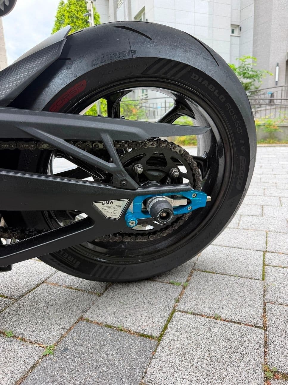 BMW S 1000 RR more