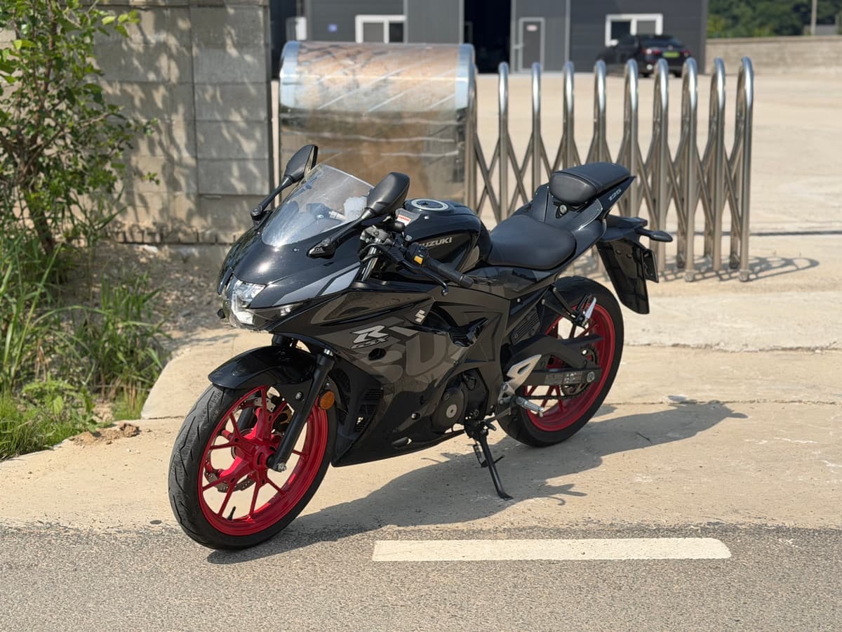스즈키 GSX R 125 ABS 4