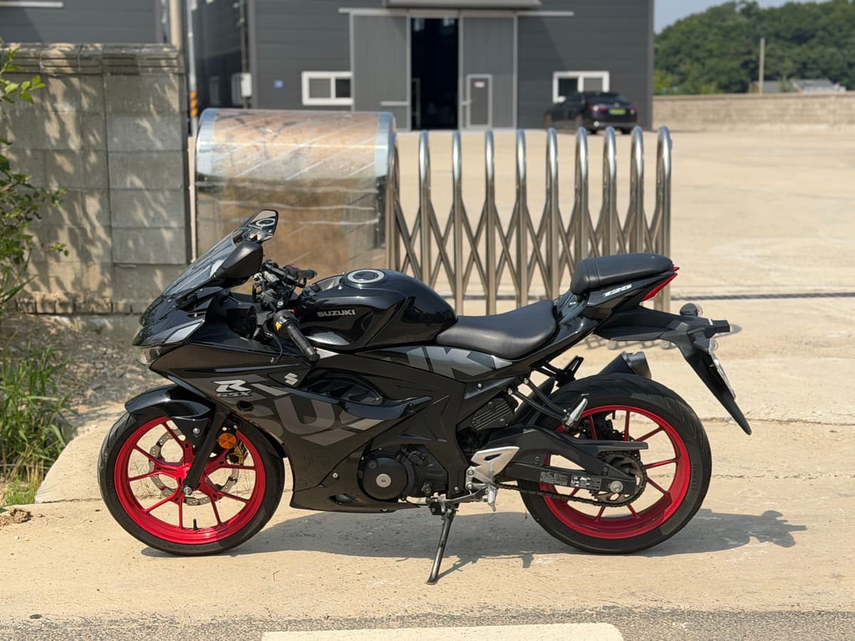 스즈키 GSX R 125 ABS 5