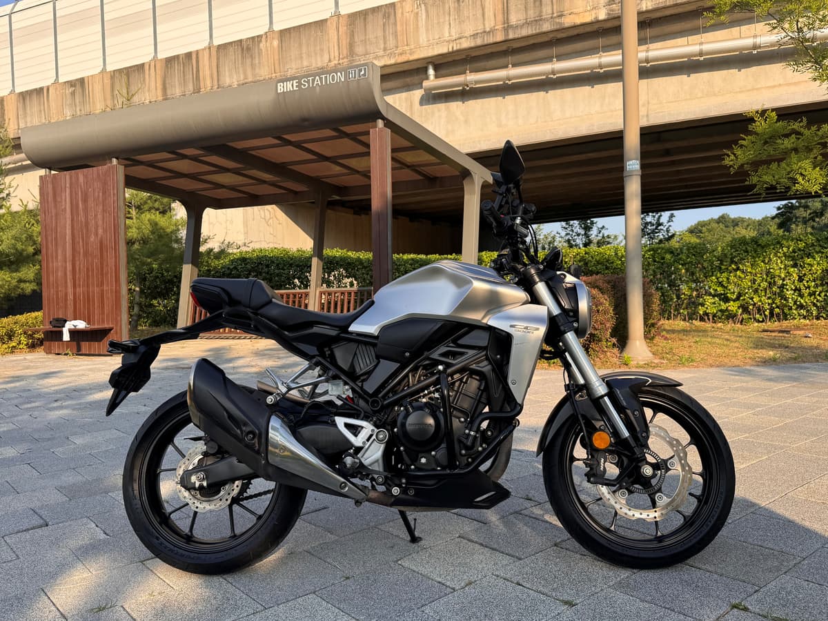 혼다 CB 300 R 1