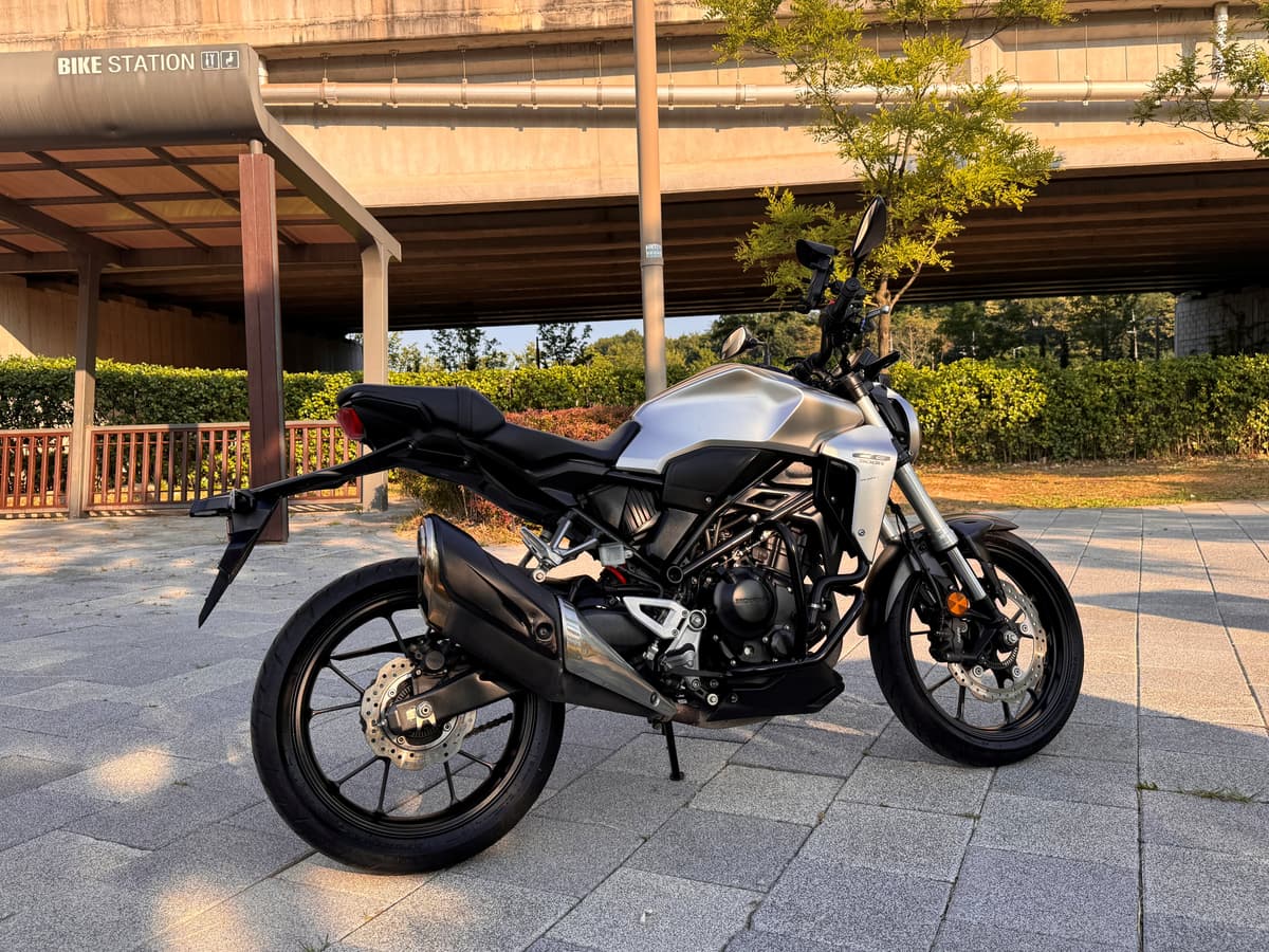 혼다 CB 300 R 3