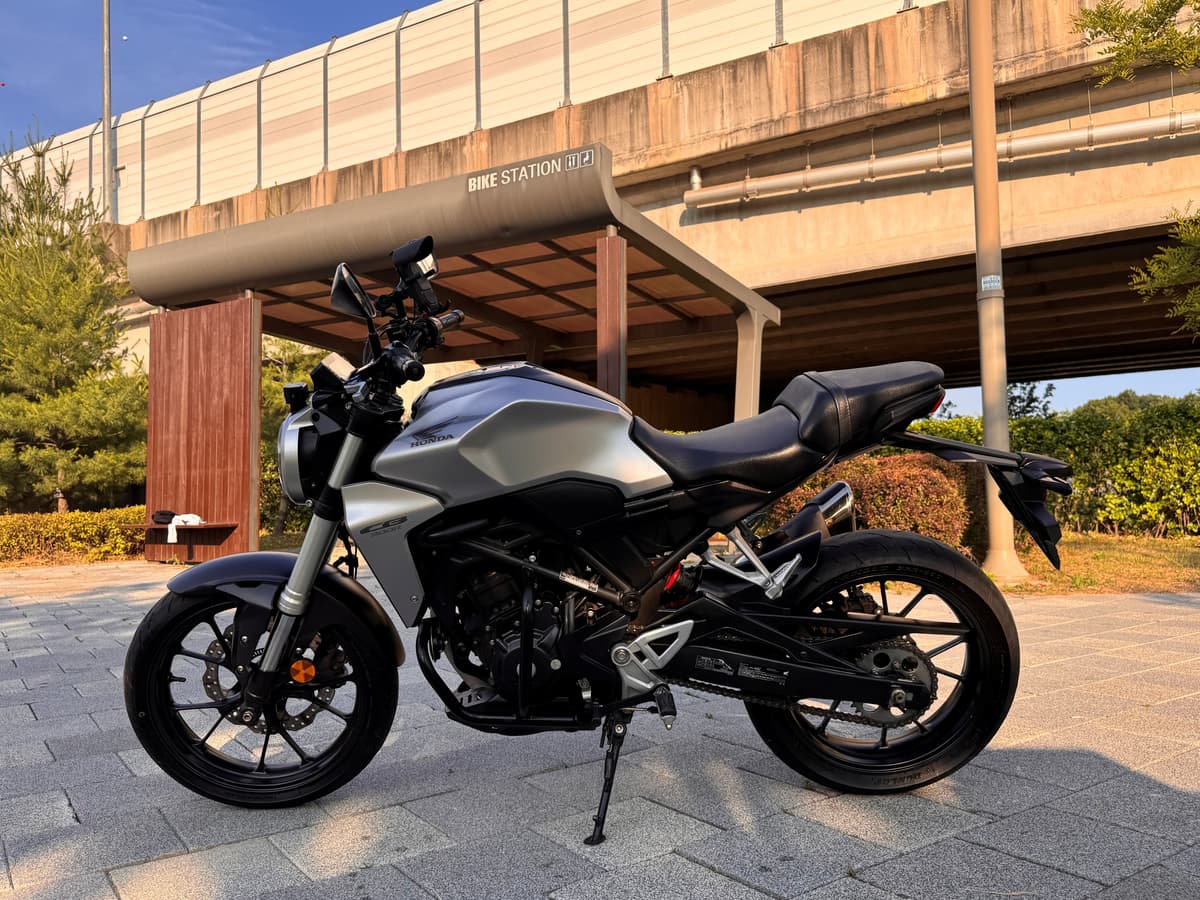 혼다 CB 300 R 4