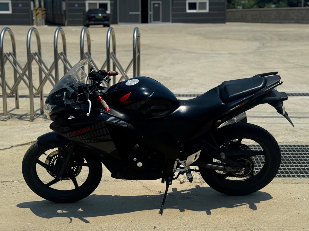 혼다 CBR 125 R 4