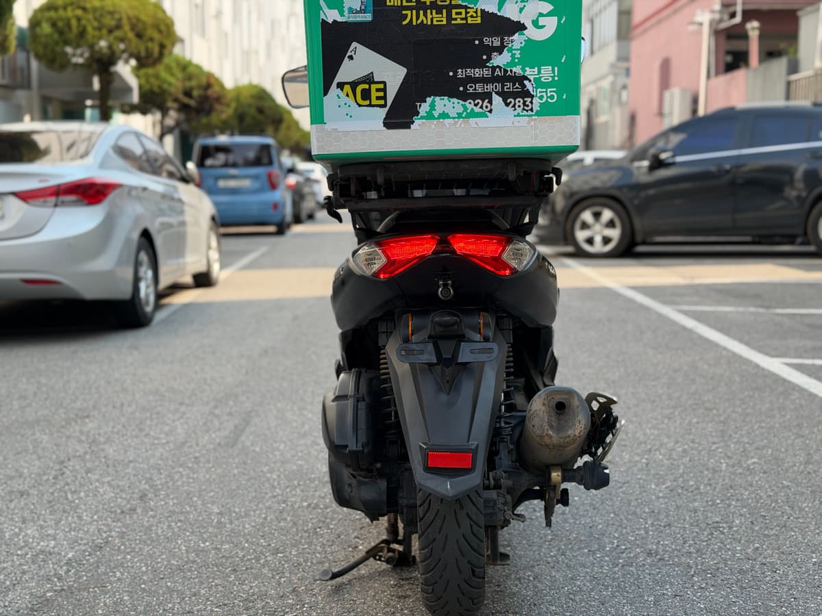 야마하 NMAX 125 7