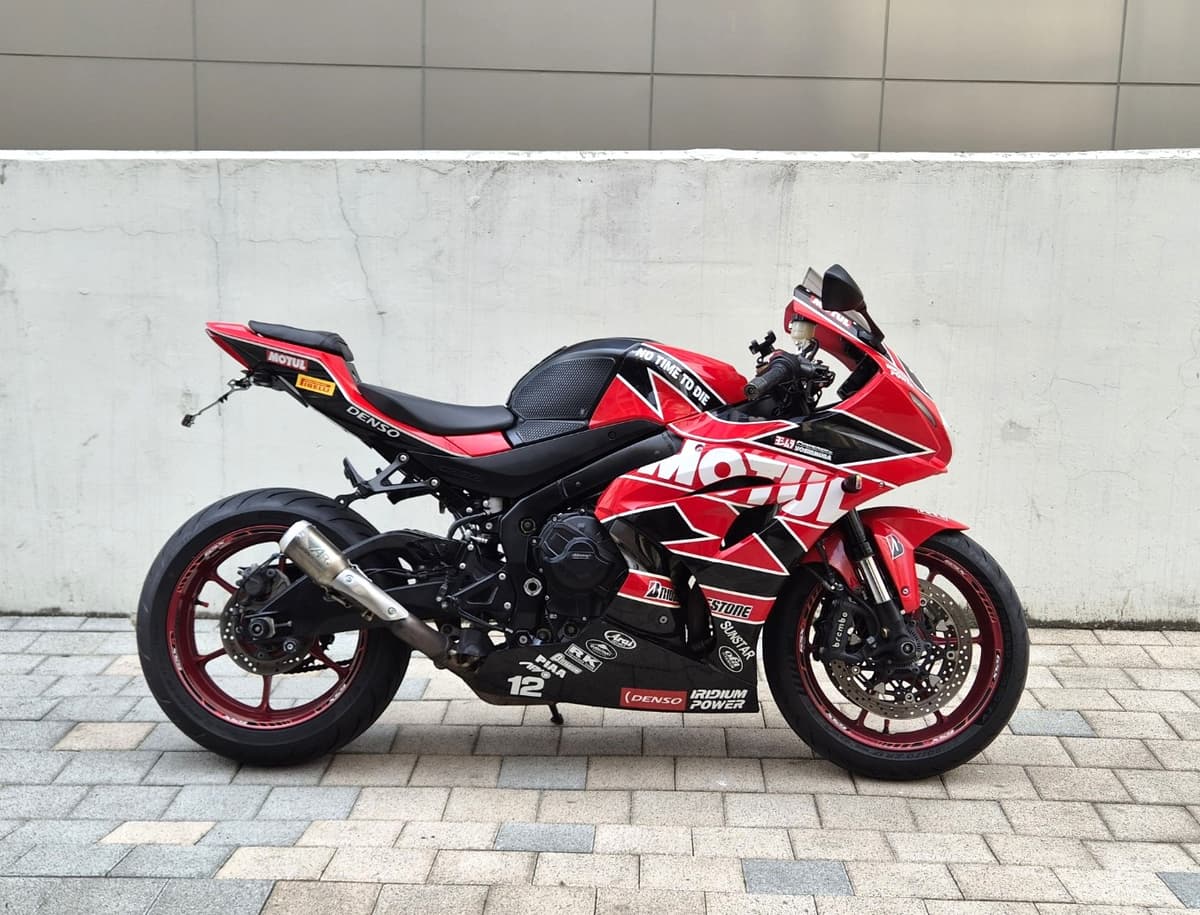 스즈키 GSX R 1000 2