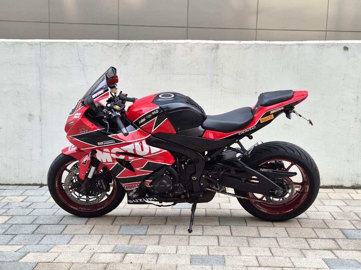 스즈키 GSX R 1000 more