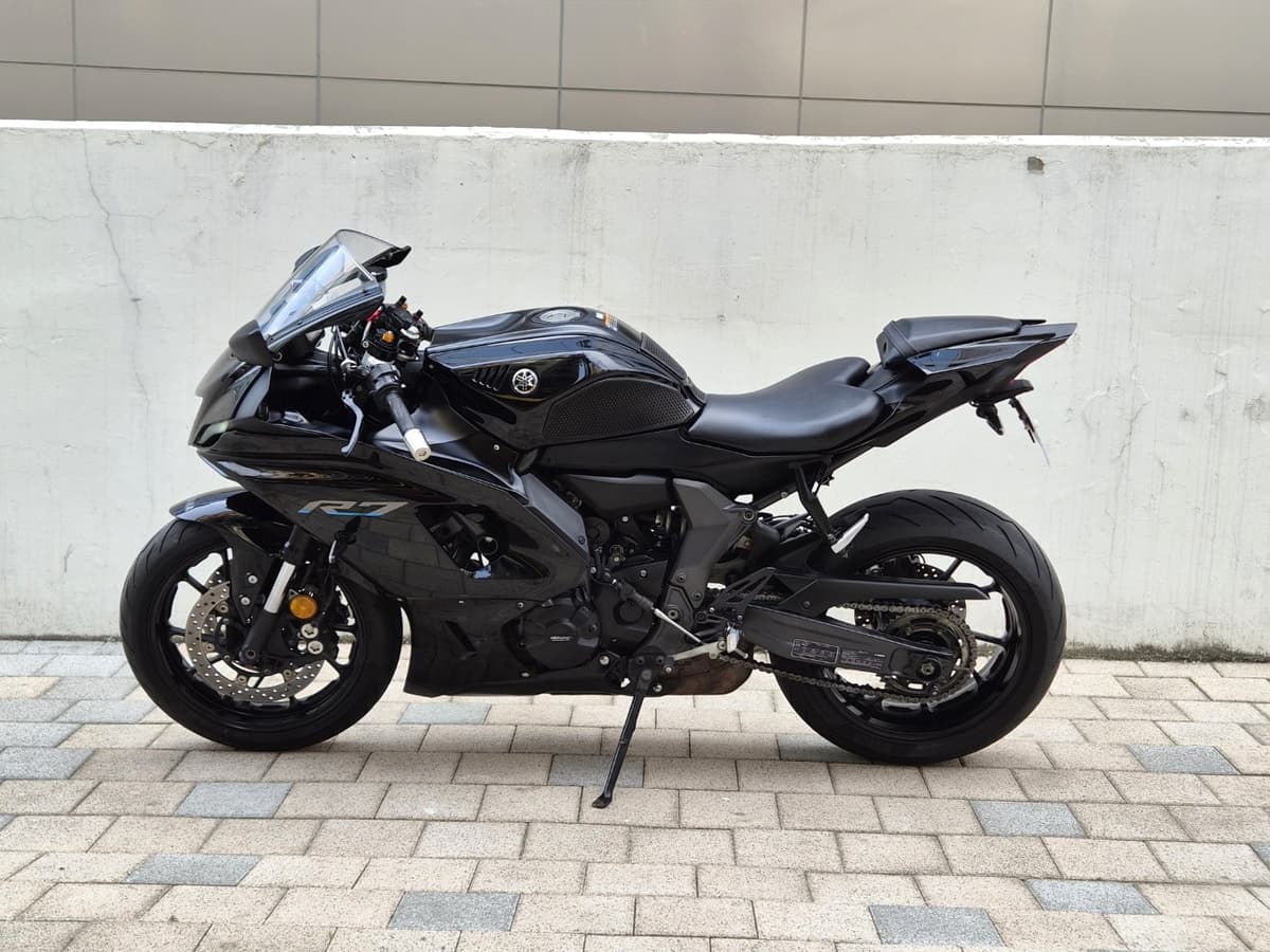야마하 YZF R7 7