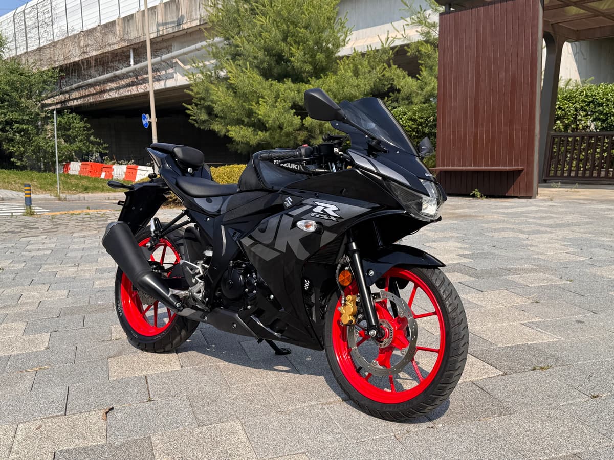 스즈키 GSX R 125 ABS 2