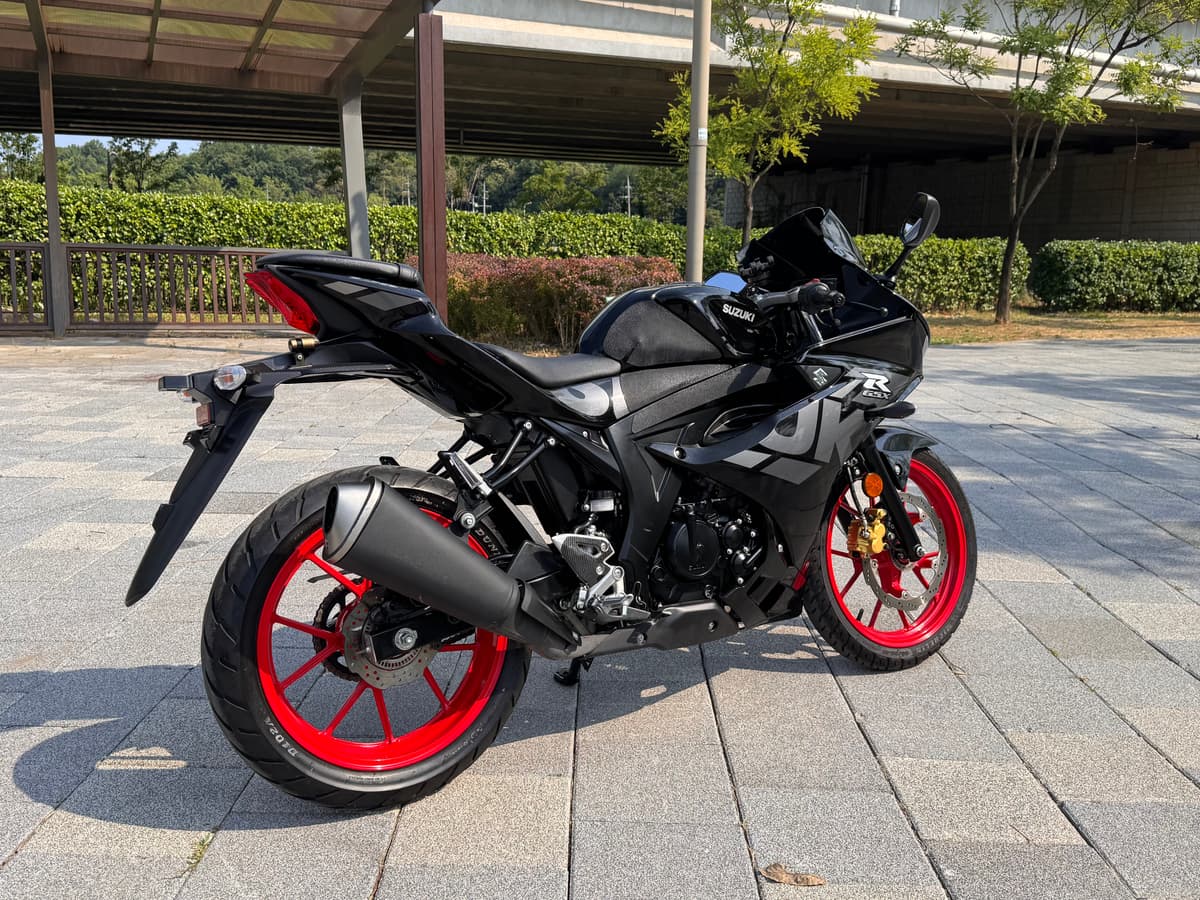스즈키 GSX R 125 ABS 4