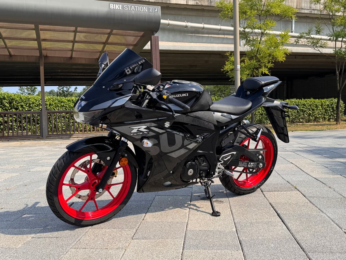 스즈키 GSX R 125 ABS 9