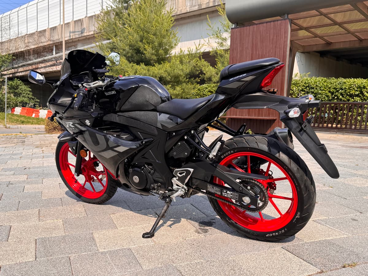 스즈키 GSX R 125 ABS 10