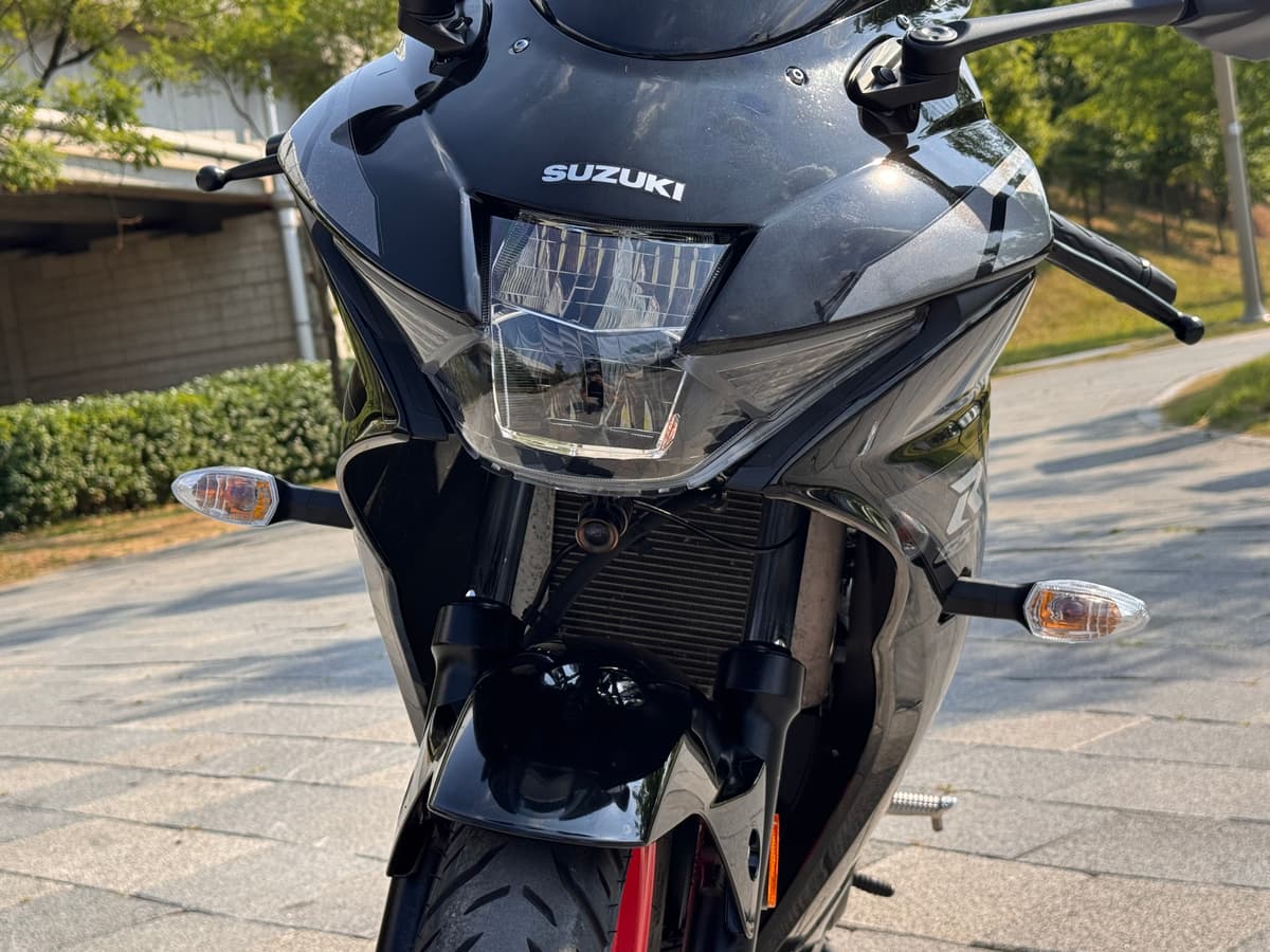스즈키 GSX R 125 ABS 12