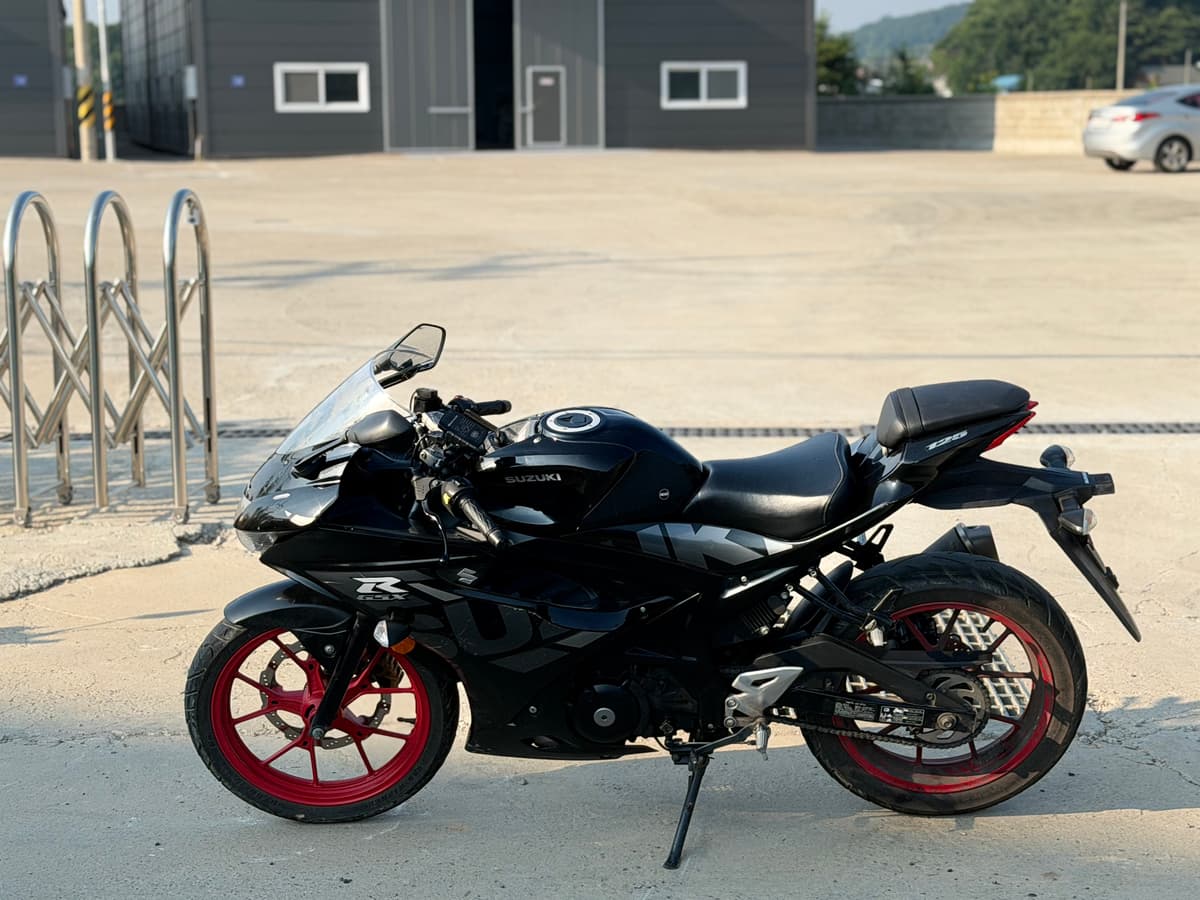 스즈키 GSX R 125 ABS 4