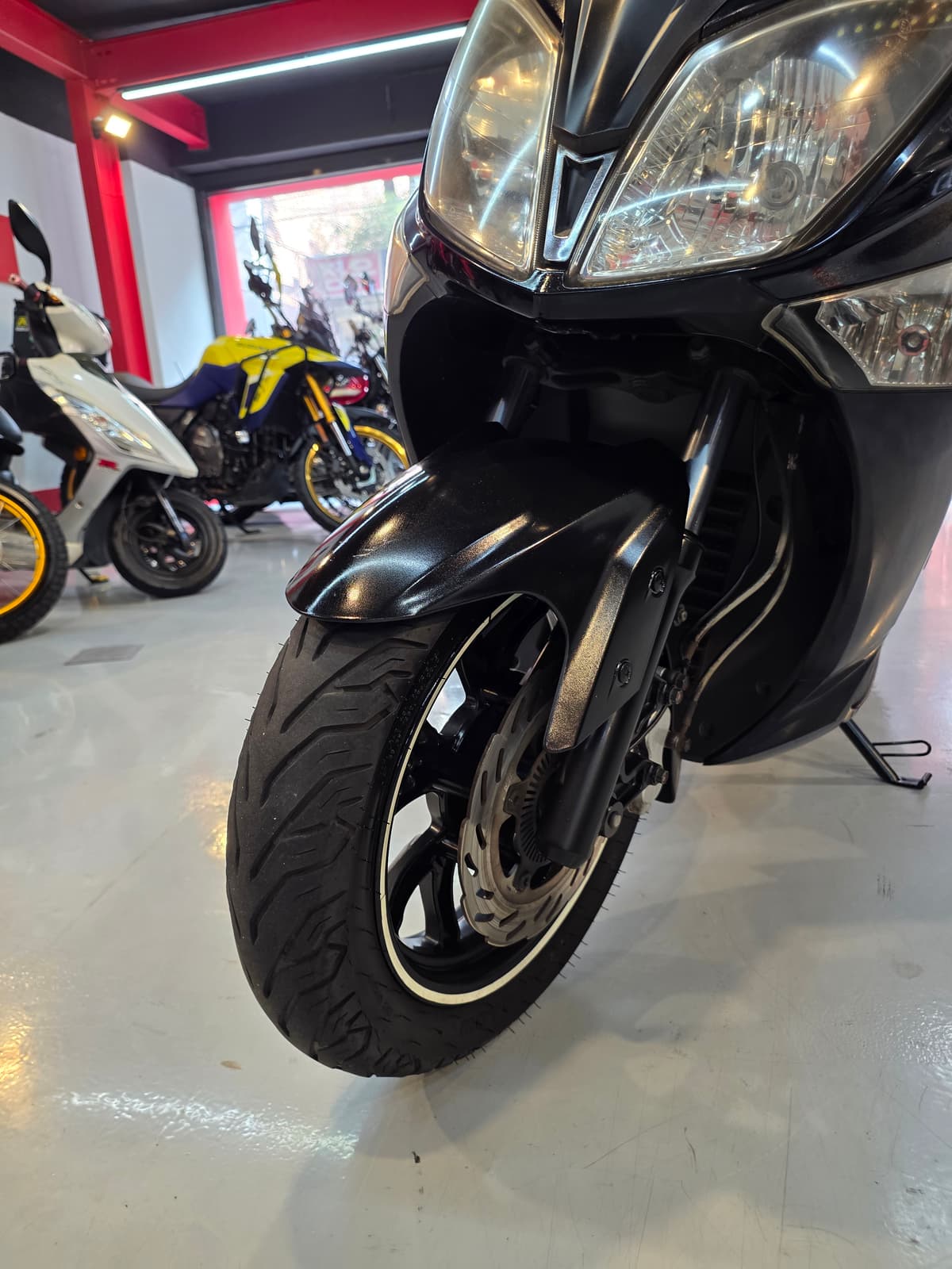 SYM 조이맥스 300 i 2