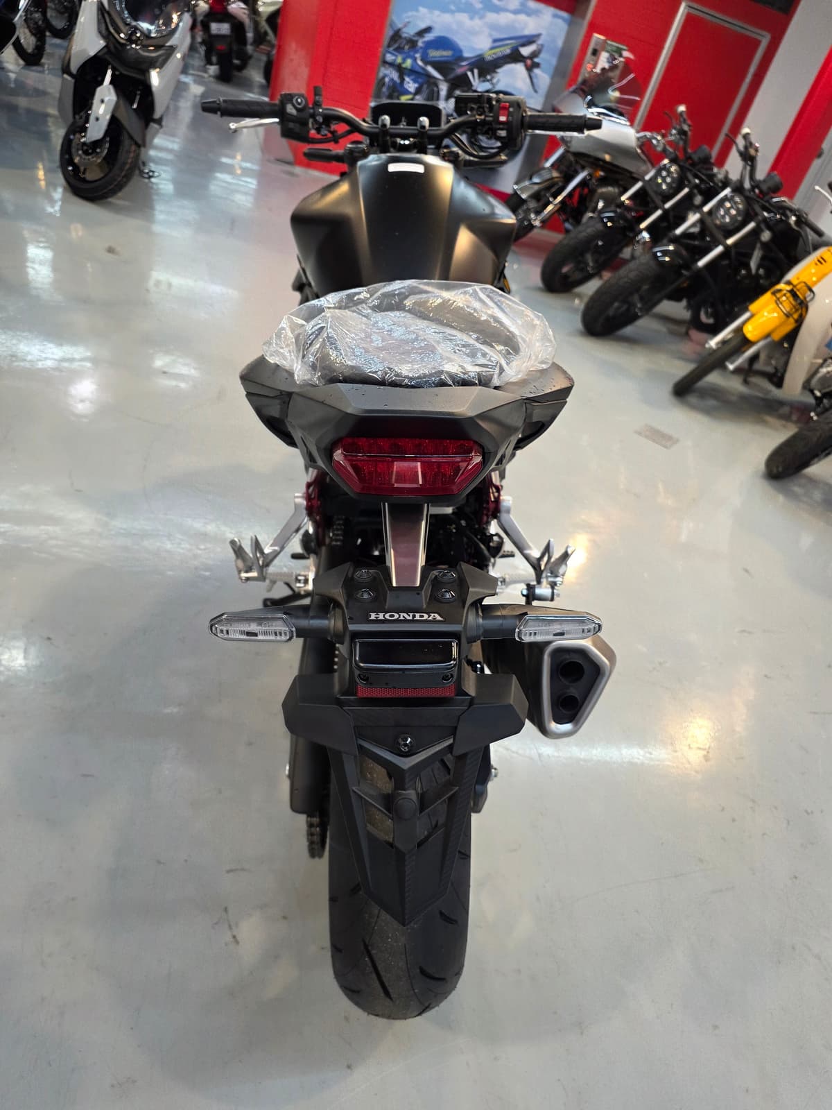 혼다 CB750 HORNET 5