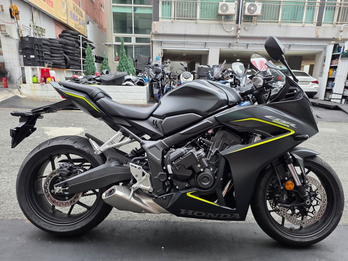 혼다 CBR 650 R E-CLUTCH 3