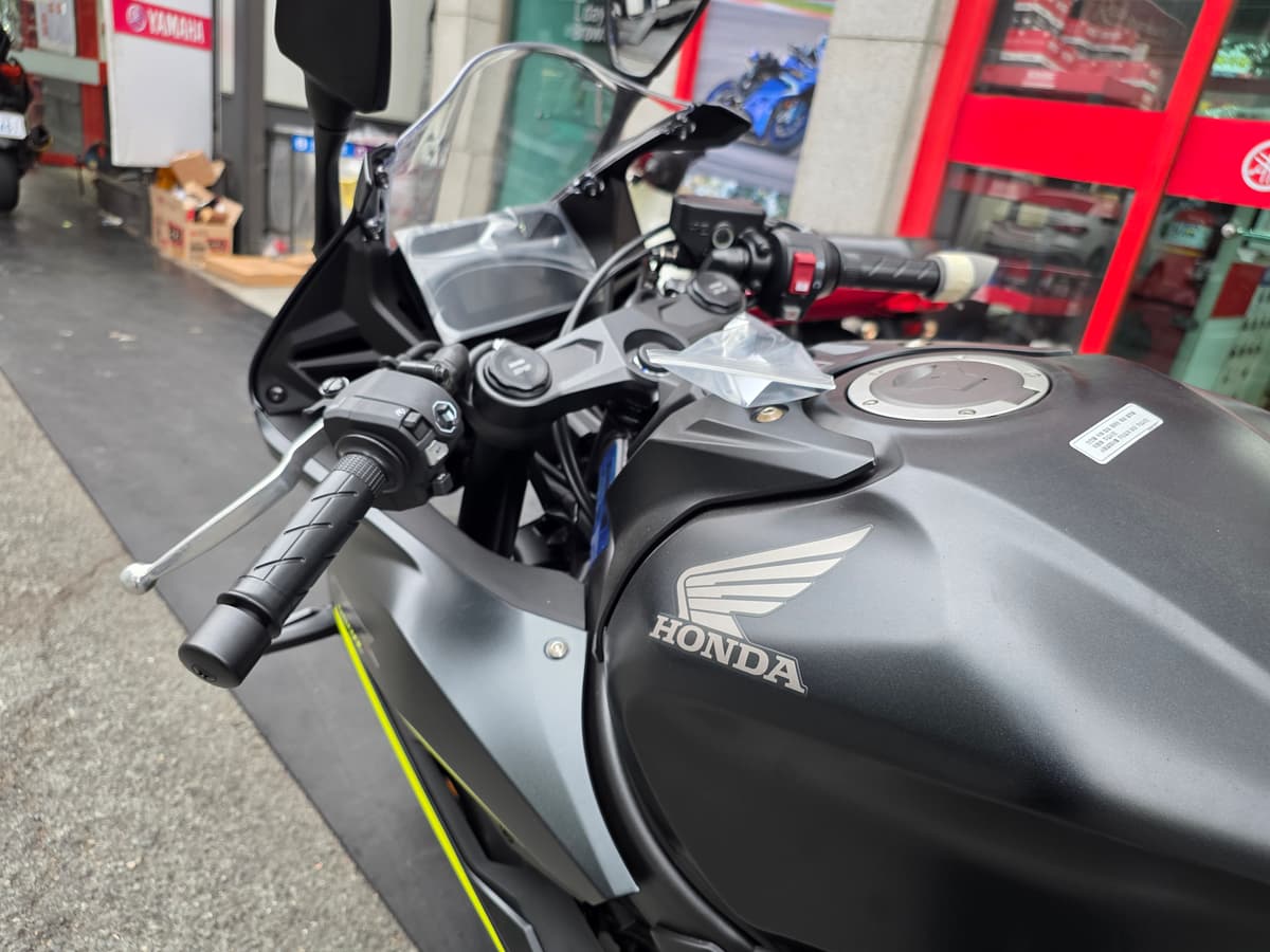 혼다 CBR 650 R E-CLUTCH more