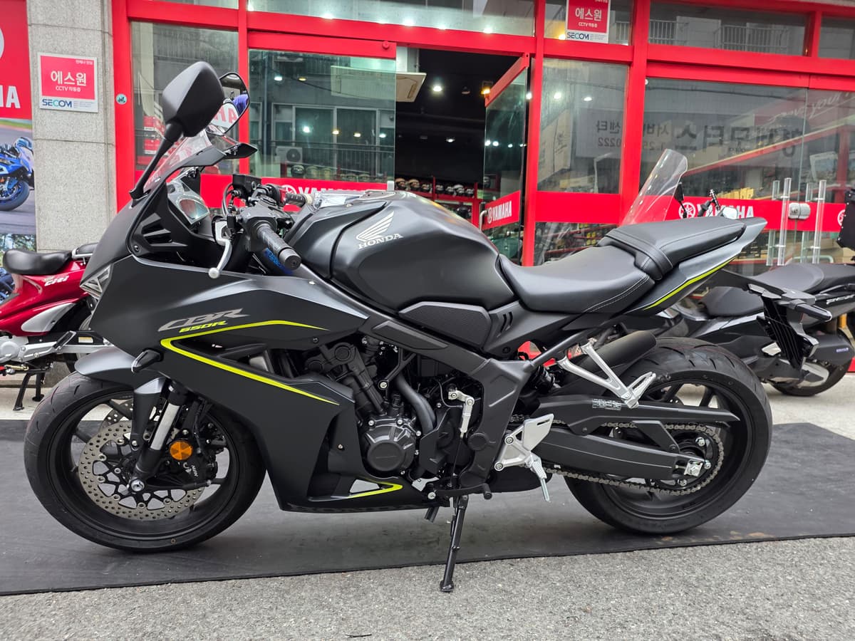 혼다 CBR 650 R E-CLUTCH 9